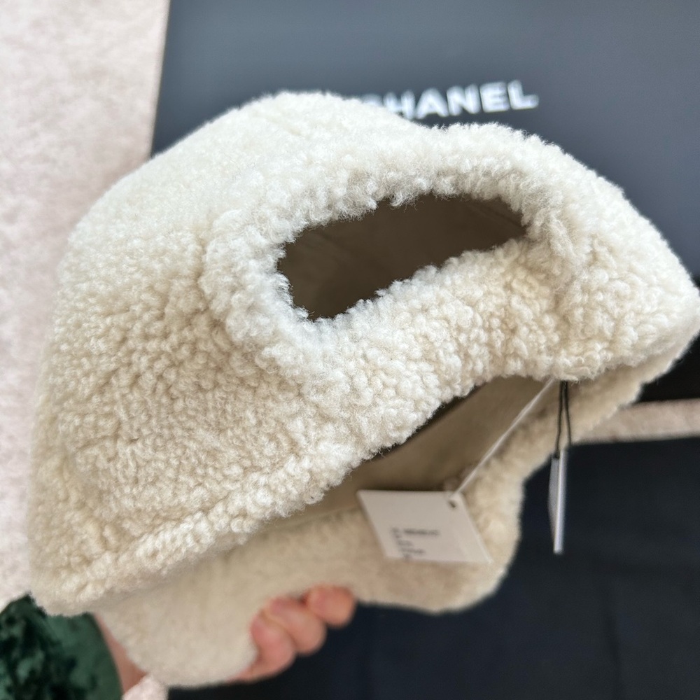 Chanel Shearling cap. One size - Picture 5 of 11